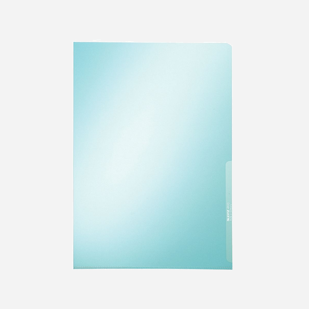 Chemise à rabats Leitz 41000035 format A4 PVC bleu 220x313mm 30g avec système de fermeture élastique - La chemise à rabats Leitz 41000035 constitue une solution de classement robuste et pratique pour tous les professionnels soucieux d'organiser efficacement leurs documents au format A4. Fabriquée en PVC résistant, cette chemise garantit une protection optimale de vos dossiers importants contre l'usure quotidienne, les déchirures et les salissures. Sa conception en matière synthétique assure une durabilité supérieure aux chemises cartonnées traditionnelles, même en usage intensif. Le système de fermeture élastique intégré sécurise vos documents lors des déplacements et évite toute perte accidentelle. Vos dossiers restent parfaitement maintenus, que ce soit dans un sac, une mallette ou sur une étagère de bureau. Avec ses dimensions de 220 x 313 mm, cette chemise accueille confortablement tous vos documents A4 standard. Les trois rabats offrent une protection complète sur tous les côtés, tandis que le poids plume de 30 grammes facilite le transport et le stockage. La couleur bleue permet un repérage visuel immédiat et s'intègre dans tout système de codage couleur pour une organisation optimisée de vos archives. Idéale pour les dossiers clients, les projets en cours, les documents administratifs ou les présentations, elle répond aux besoins des bureaux, cabinets professionnels et services administratifs. La référence 41000035 de Leitz, marque reconnue dans l'univers du classement professionnel depuis plus d'un siècle, garantit un produit fiable et conforme aux standards de qualité exigeants du secteur tertiaire.