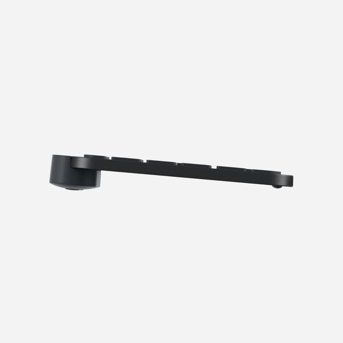 Clavier sans fil Logitech MX Keys S QWERTY Bluetooth touches ciseaux rétroéclairage LED graphite 920-011581 - Le Logitech MX Keys S représente une solution de frappe professionnelle conçue pour les environnements de travail exigeants. Ce clavier sans fil pleine taille combine connectivité Bluetooth avancée et récepteur USB Logi Bolt pour une flexibilité maximale dans vos configurations multi-appareils. La technologie de touches ciseaux à profil bas offre une expérience de frappe précise et silencieuse, idéale pour les longues sessions de travail. Le rétroéclairage LED blanc intelligent s'adapte automatiquement aux conditions lumineuses grâce au capteur de lumière ambiante intégré, tandis que le capteur de proximité active l'éclairage dès que vos mains approchent du clavier, optimisant ainsi l'autonomie de la batterie. La compatibilité multi-plateforme constitue un atout majeur : Windows, macOS, Linux, ChromeOS, iPadOS et Android sont pris en charge. La fonction multi-dispositifs permet de basculer instantanément entre trois appareils connectés, facilitant les workflows hybrides entre ordinateur, tablette et smartphone. Avec sa batterie lithium polymère de 1500 mAh rechargeable via USB Type-C, le MX Keys S offre une autonomie prolongée. La construction en aluminium et plastique recyclé post-consommation à 26% témoigne d'un engagement environnemental, renforcé par les certifications CarbonNeutral et FSC. Le logiciel Logi Options+ permet une personnalisation avancée des touches et des raccourcis, adaptant le clavier à vos besoins spécifiques. La disposition QWERTY nordique avec pavé numérique complet garantit une productivité optimale pour la saisie intensive de données et les calculs. Un investissement durable pour professionnels recherchant confort, polyvalence et performance au quotidien.