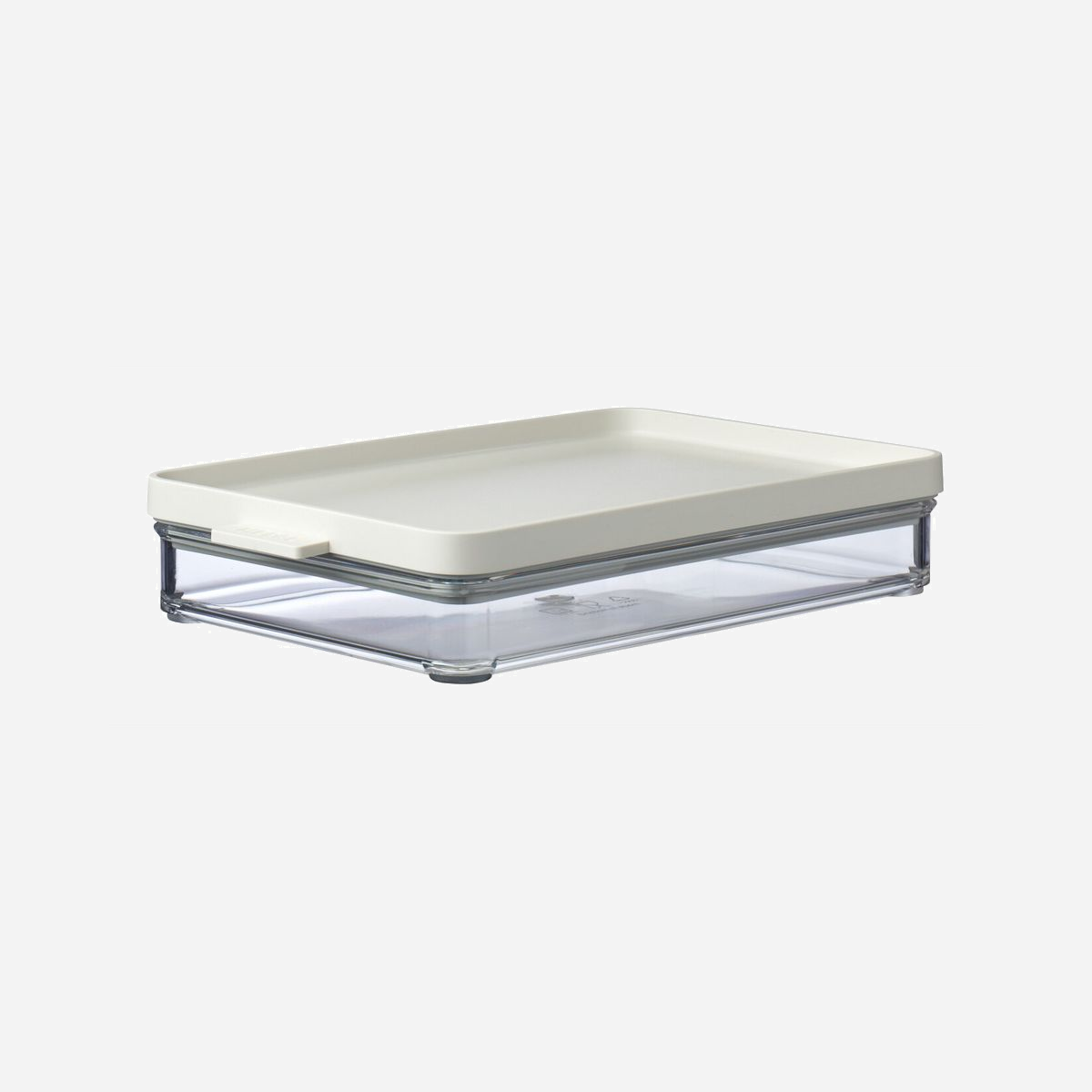 Mepal Omnia boîte de réfrigérateur hermétique 500ml pour charcuterie et fromage Nordic White empilable - La boîte de réfrigérateur Mepal Omnia 500ml répond aux besoins quotidiens des professionnels et particuliers exigeants en matière de conservation alimentaire. Conçue aux Pays-Bas, cette solution de rangement intelligente transforme l'organisation de votre réfrigérateur. Son format rectangulaire de 230 x 149 x 44 mm optimise l'espace disponible tout en offrant une capacité idéale de 500ml pour stocker charcuteries, fromages et autres préparations salées. Le design transparent en acrylonitile styrène permet d'identifier instantanément le contenu sans ouvrir la boîte, réduisant ainsi les pertes de temps et le gaspillage alimentaire. La véritable valeur ajoutée réside dans son système de fermeture hermétique qui préserve efficacement la fraîcheur et les arômes de vos aliments. Le couvercle en élastomère thermoplastique assure une étanchéité optimale, prolongeant significativement la durée de conservation de vos produits. La conception empilable constitue un atout majeur pour maximiser l'espace de stockage. Compatible avec l'ensemble de la gamme Omnia, cette boîte s'intègre dans un système modulaire permettant une organisation verticale rationnelle du réfrigérateur. Robuste et résistante à la rupture grâce à sa construction en ABS de qualité, elle supporte un usage intensif. Son entretien simplifié par un passage au lave-vaisselle garantit une hygiène irréprochable sans effort. Avec seulement 200g, cette boîte allie légèreté et solidité. Un investissement durable pour une gestion professionnelle de la conservation alimentaire au quotidien.