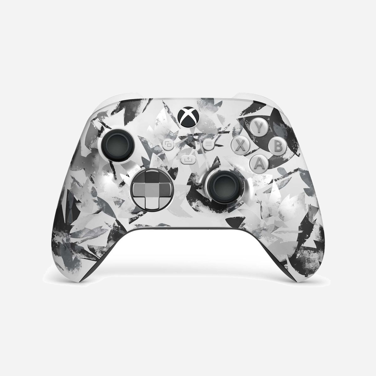 Manette Microsoft Xbox Wireless Controller Storm Breaker Special Edition Bluetooth sans fil Android PC Xbox One Series S/X iOS noir blanc - La manette Xbox Wireless Controller Storm Breaker Special Edition allie performance et polyvalence pour répondre aux exigences des joueurs professionnels comme des amateurs. Son design bicolore noir et blanc distinctif s'accompagne d'une ergonomie éprouvée avec poignées texturées pour un confort optimal lors de sessions prolongées. Cette manette sans fil offre une compatibilité étendue exceptionnelle : consoles Xbox One, Xbox Series S et X, PC sous Windows 10 et 11, mais également appareils mobiles Android et iOS via Bluetooth. Un seul contrôleur pour tous vos écosystèmes de jeu, simplifiant votre équipement et vos déplacements. Les fonctionnalités professionnelles incluent deux joysticks analogiques précis, une croix directionnelle réactive, des boutons d'épaule et la touche Partage intégrée pour capturer et diffuser vos meilleurs moments instantanément. Le connecteur jack 3,5 mm permet de brancher directement votre casque pour une immersion totale sans latence. L'autonomie de 40 heures avec deux piles AA garantit des semaines de jeu sans interruption. La connectivité Bluetooth assure une liaison stable et réactive, essentielle pour les jeux compétitifs où chaque milliseconde compte. Avec ses 222 grammes seulement, cette manette Microsoft offre un équilibre parfait entre robustesse et maniabilité. Solution idéale pour équiper des espaces gaming professionnels, des salles de formation ou pour les joueurs exigeants recherchant un contrôleur fiable et universel.