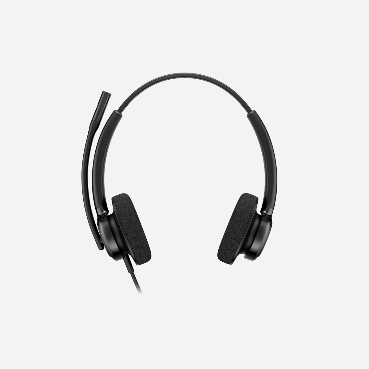 Micro-casque HP Poly Mission 425 Classic filaire USB binaural avec microphone antibruit pour bureautique - Le micro-casque HP Poly Mission 425 Classic s'impose comme la solution audio professionnelle idéale pour les environnements de bureautique et centres d'appels exigeants. Conçu pour maintenir votre concentration tout au long de la journée, ce casque binaural filaire USB garantit une qualité sonore constante et fiable lors de vos communications professionnelles. Sa technologie de microphone antibruit de type boom assure une clarté vocale optimale, même dans les espaces de travail animés. Vos interlocuteurs bénéficient d'une transmission vocale nette, sans parasites, favorisant des échanges efficaces et une productivité accrue. L'installation USB plug-and-play simplifie la mise en service : branchez et communiquez immédiatement, sans configuration complexe. Compatible avec les principaux environnements professionnels (Windows 11, macOS, ChromeOS, Android, iOS), le Mission 425 Classic s'intègre parfaitement à votre infrastructure existante. L'application HP Poly Studio permet une personnalisation avancée selon vos préférences d'utilisation. Avec seulement 126 grammes, ce casque arceau offre un confort prolongé indispensable pour les journées de travail intensives. Son design ergonomique binaural garantit une isolation acoustique efficace tout en préservant votre bien-être auditif. L'engagement environnemental se traduit par une conception intégrant au moins 30% de plastique recyclé post-consommation et un emballage à base de papier, certifiés TCO. Un adaptateur USB Type-C vers USB Type-A est inclus pour une compatibilité étendue avec vos équipements. Référence C01B3AA, le HP Poly Mission 425 Classic représente l'investissement judicieux pour équiper vos collaborateurs d'un outil de communication professionnel performant et durable.