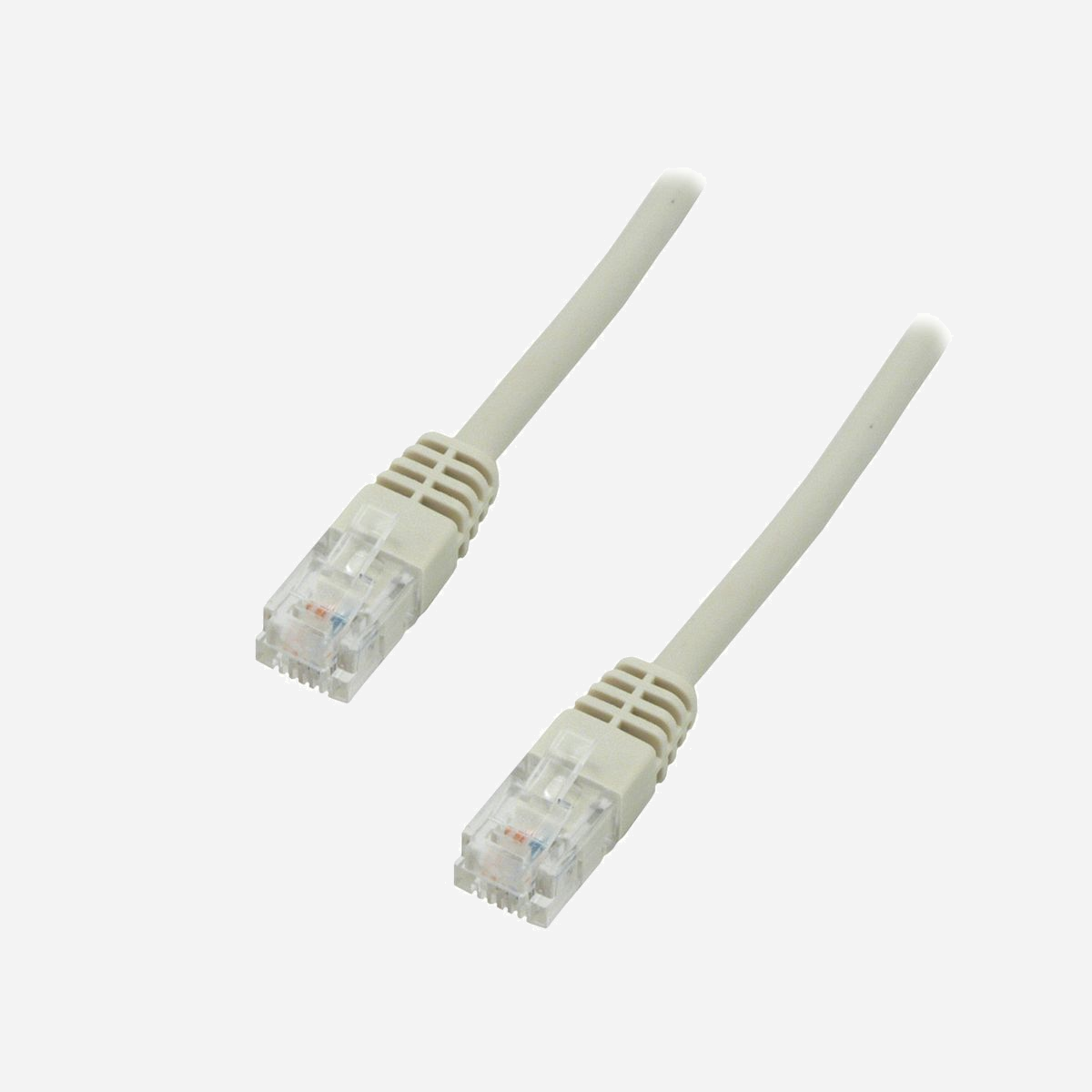 Câble modem ADSL MCL RJ11 mâle/mâle 2 mètres ivoire pour connexion box internet et prise téléphonique - Le câble modem ADSL MCL FCM12R-2M constitue la solution de raccordement fiable pour connecter votre box internet à la prise téléphonique murale. Avec ses 2 mètres de longueur et ses connecteurs RJ11 mâle/mâle, ce câble garantit une transmission optimale du signal ADSL entre votre installation téléphonique et votre équipement réseau. Compatible avec l'ensemble des box du marché (SFR Box, Livebox, Freebox, Darty Box), ce câble téléphonique spécial ADSL répond aux besoins des professionnels comme des particuliers. Sa conception en PVC assure une protection efficace contre les interférences électromagnétiques, préservant ainsi la qualité de votre connexion internet. La longueur de 2 mètres offre une flexibilité d'installation appréciable dans la plupart des configurations, permettant de positionner votre box à distance raisonnable de la prise murale sans contrainte excessive. Le coloris ivoire s'intègre discrètement dans les environnements professionnels et domestiques. Avec un poids de seulement 31 grammes, ce câble se manipule aisément lors de l'installation ou du déménagement de vos équipements. La marque MCL, reconnue pour ses accessoires de connectique, garantit un produit conforme aux standards de transmission ADSL. Idéal pour le remplacement d'un câble défectueux, l'installation d'une nouvelle box ou la réorganisation de votre espace de travail, ce câble modem ADSL représente un investissement modeste pour maintenir la continuité de votre connexion internet professionnelle.