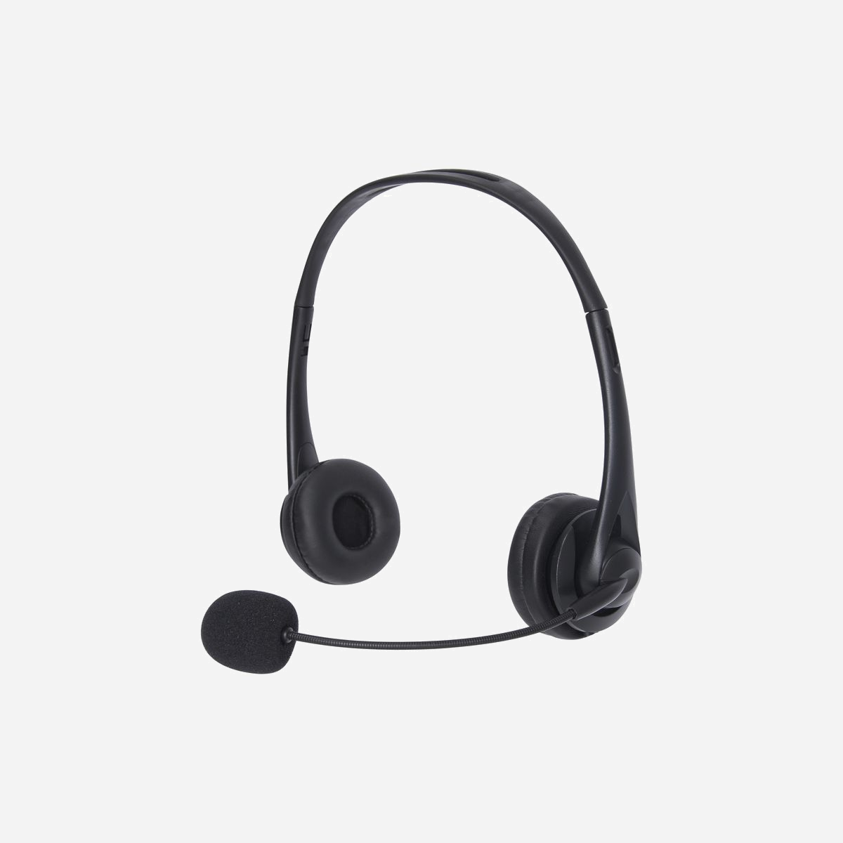 Casque audio Sandberg USB Office Headset avec microphone réglage volume intégré connexion USB pour téléphonie Internet - Le Sandberg USB Office Headset 126-12 s'impose comme la solution audio professionnelle pour tous vos échanges en téléphonie Internet et visioconférences. Conçu spécifiquement pour les environnements de bureau et centres d'appels, ce casque binaural offre une qualité sonore claire et précise grâce à ses transducteurs de 2,7 cm couvrant une large bande de fréquences de 20 à 20 000 Hz. Sa connexion USB Type-A garantit une installation immédiate sur votre ordinateur, sans nécessiter de configuration complexe. Compatible avec Windows 7, 8, 10, 11, Vista ainsi que macOS, ce casque s'adapte à tous les environnements de travail. Le microphone omnidirectionnel sur perche flexible capte votre voix avec netteté, assurant une communication professionnelle lors de vos appels VoIP, réunions en ligne ou sessions de support client. L'ergonomie a été pensée pour un usage intensif : avec seulement 94 grammes, le design supra-aural en arceau assure un confort prolongé durant vos journées de travail. Le contrôle de volume intégré par bouton permet d'ajuster rapidement le son sans interrompre vos échanges, un atout précieux pour gérer efficacement vos communications. Ce casque filaire élimine les problèmes de batterie et de latence, offrant une fiabilité constante pour les professionnels exigeants. Que vous travailliez en open space, en télétravail ou en centre d'appels, le Sandberg USB Office Headset combine simplicité d'utilisation, qualité audio professionnelle et robustesse pour optimiser votre productivité quotidienne.