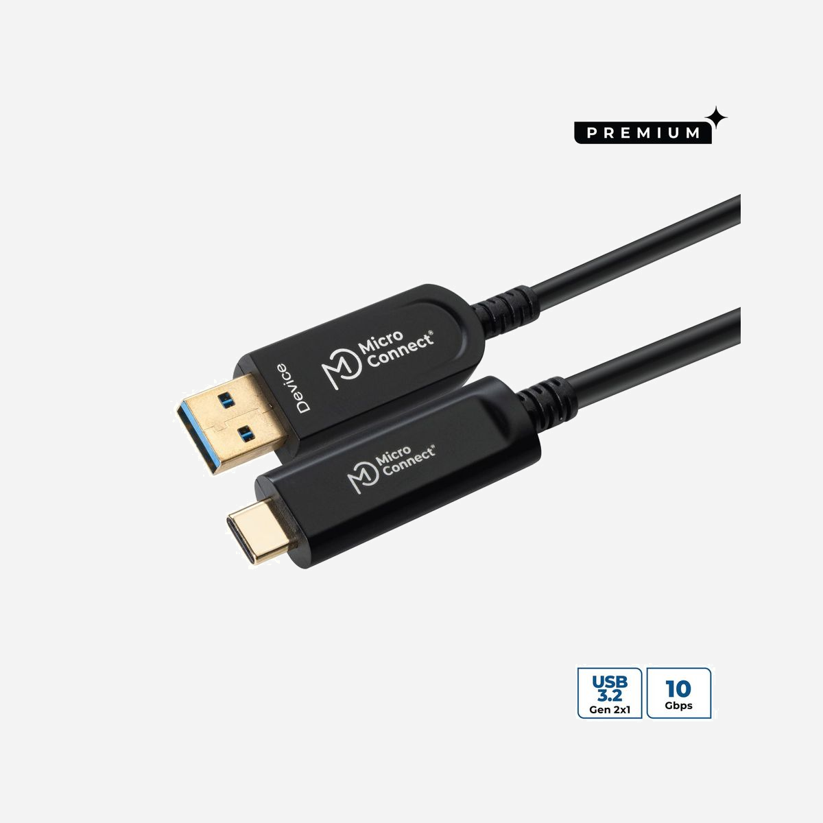 Câble USB Microconnect MC-USB3.2CA5OP USB-C vers USB-A 3.2 Gen 2 optique actif 5m 10Gbit/s noir - Le câble USB Microconnect MC-USB3.2CA5OP répond aux exigences professionnelles les plus strictes en matière de connectivité longue distance. Grâce à sa technologie optique active, il permet de relier des périphériques USB-C et USB-A sur une distance de 5 mètres sans aucune perte de signal ni dégradation des performances. Avec un débit de transfert pouvant atteindre 10 Gbit/s en USB 3.2 Gen 2, ce câble garantit des échanges de données rapides et fiables, essentiels pour les environnements professionnels exigeants. Il constitue la solution idéale pour connecter imprimantes réseau, scanners professionnels, caméras de visioconférence, disques durs externes ou tout autre équipement USB nécessitant une installation à distance du poste de travail. La technologie optique active intégrée assure une transmission stable et performante, même sur cette longueur étendue, là où un câble passif traditionnel montrerait ses limites. Les connecteurs plaqués or garantissent une conductivité optimale et une durabilité accrue face aux branchements répétés. Ce câble s'avère particulièrement pertinent dans les salles de réunion, les espaces de coworking, les studios de production ou les postes de travail nécessitant une organisation spatiale spécifique. Son installation Plug and Play permet une mise en service immédiate sans configuration complexe ni pilote supplémentaire. La construction robuste avec gaine PVC et conducteurs en cuivre assure une longévité optimale en usage professionnel intensif. Le diamètre contenu de 4,5 mm facilite le passage dans les chemins de câbles et maintient une discrétion visuelle appréciable.