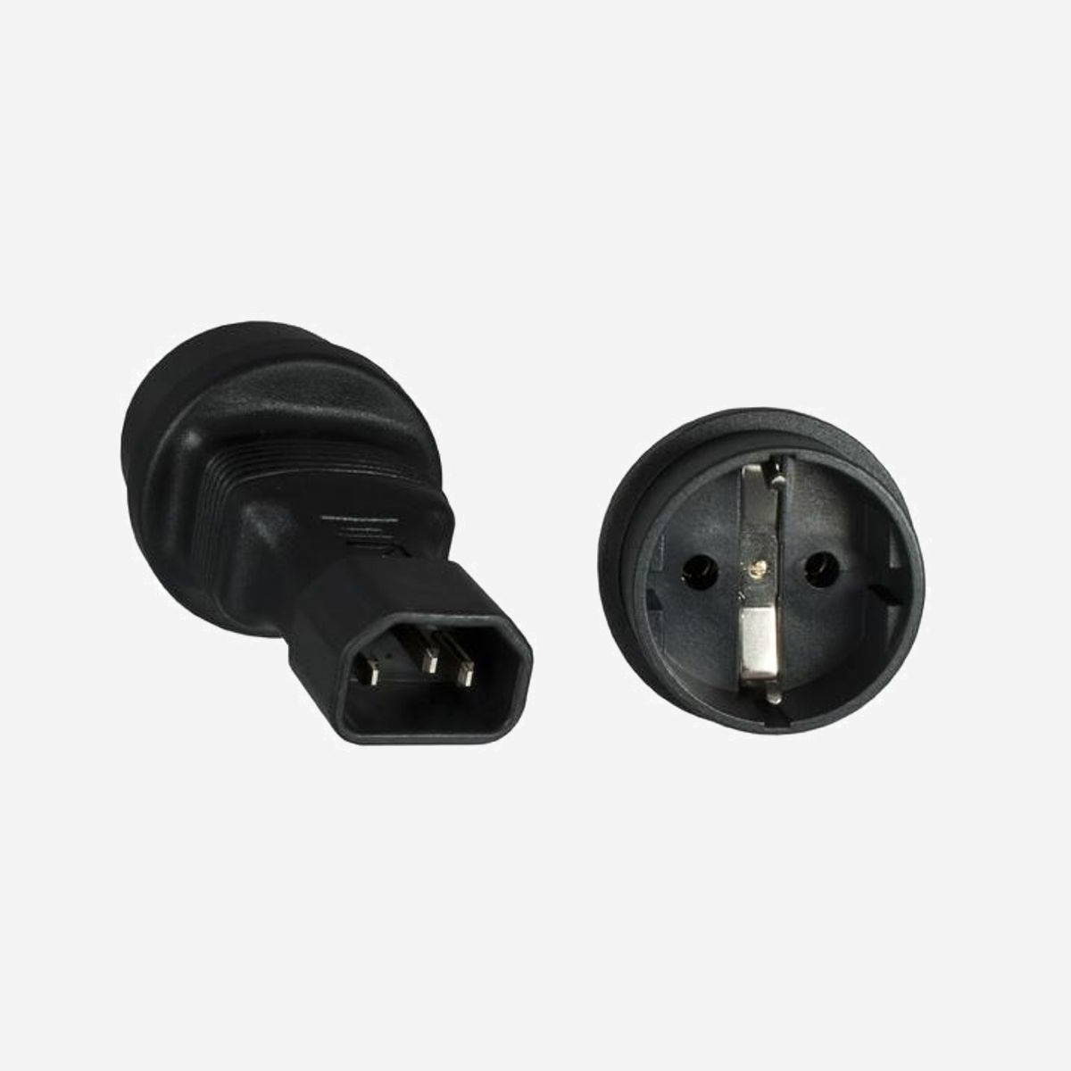 Adaptateur secteur Microconnect PE14CEEAD C14 vers Schuko Type F 250V noir pour équipements informatiques - L'adaptateur d'alimentation PE14CEEAD convertit sans effort une entrée C14 en une sortie Schuko (Type F), offrant une solution fiable et pratique pour connecter des appareils avec différents types de prises électriques. Cet adaptateur est idéal pour adapter des appareils dotés d'un connecteur C14 aux prises électriques européennes standard Schuko. Conçu avec des matériaux de qualité supérieure, l'adaptateur garantit une transmission d'énergie sécurisée et stable. MicroConnect apporte plus de 20 ans d'expertise à cet adaptateur, assurant qu'il respecte les normes de qualité européennes strictes. Cet adaptateur est un ajout polyvalent à toute boîte à outils, facilitant la connexion de divers appareils électroniques dans différents environnements.