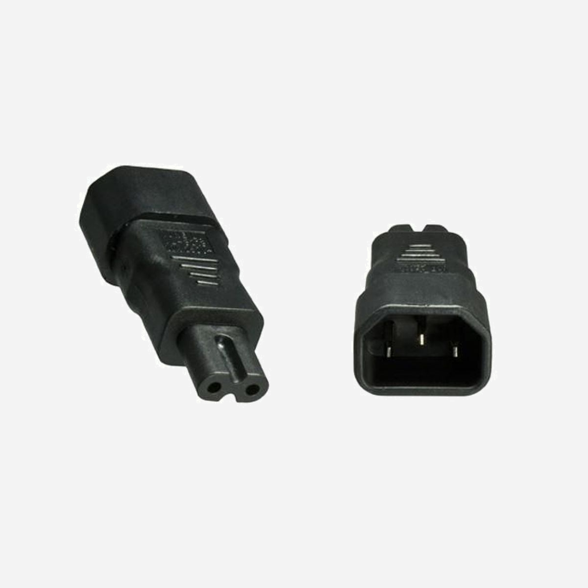 Adaptateur secteur Microconnect PE147AD IEC 60320 C14 vers C7 convertisseur alimentation noir - L'adaptateur secteur Microconnect PE147AD constitue une solution pratique pour les professionnels confrontés à des problématiques de compatibilité d'alimentation électrique. Ce convertisseur permet de transformer une prise IEC 60320 C14 mâle en connecteur IEC 60320 C7 femelle, facilitant ainsi le raccordement d'équipements nécessitant ce type de connexion. Dans les environnements professionnels, cette référence répond à des besoins concrets : connexion d'équipements informatiques légers, d'écrans, de petits périphériques ou de matériel audio-vidéo disposant d'une entrée C7. L'adaptateur évite l'achat de câbles d'alimentation complets et optimise l'utilisation du parc de câbles existant. Sa conception compacte et son poids de seulement 10 grammes en font un accessoire facilement transportable, idéal pour les techniciens itinérants ou les équipes de maintenance. La finition noire s'intègre discrètement dans tout environnement professionnel. Microconnect, spécialiste reconnu des solutions de connectivité, garantit une fabrication conforme aux normes IEC 60320, assurant fiabilité et sécurité électrique. Cet adaptateur représente un investissement minimal pour résoudre efficacement des incompatibilités de connecteurs, évitant immobilisations d'équipements et pertes de productivité. Solution technique éprouvée pour les services informatiques, les salles de réunion, les postes de travail ou les installations audiovisuelles nécessitant une adaptation rapide des alimentations électriques.