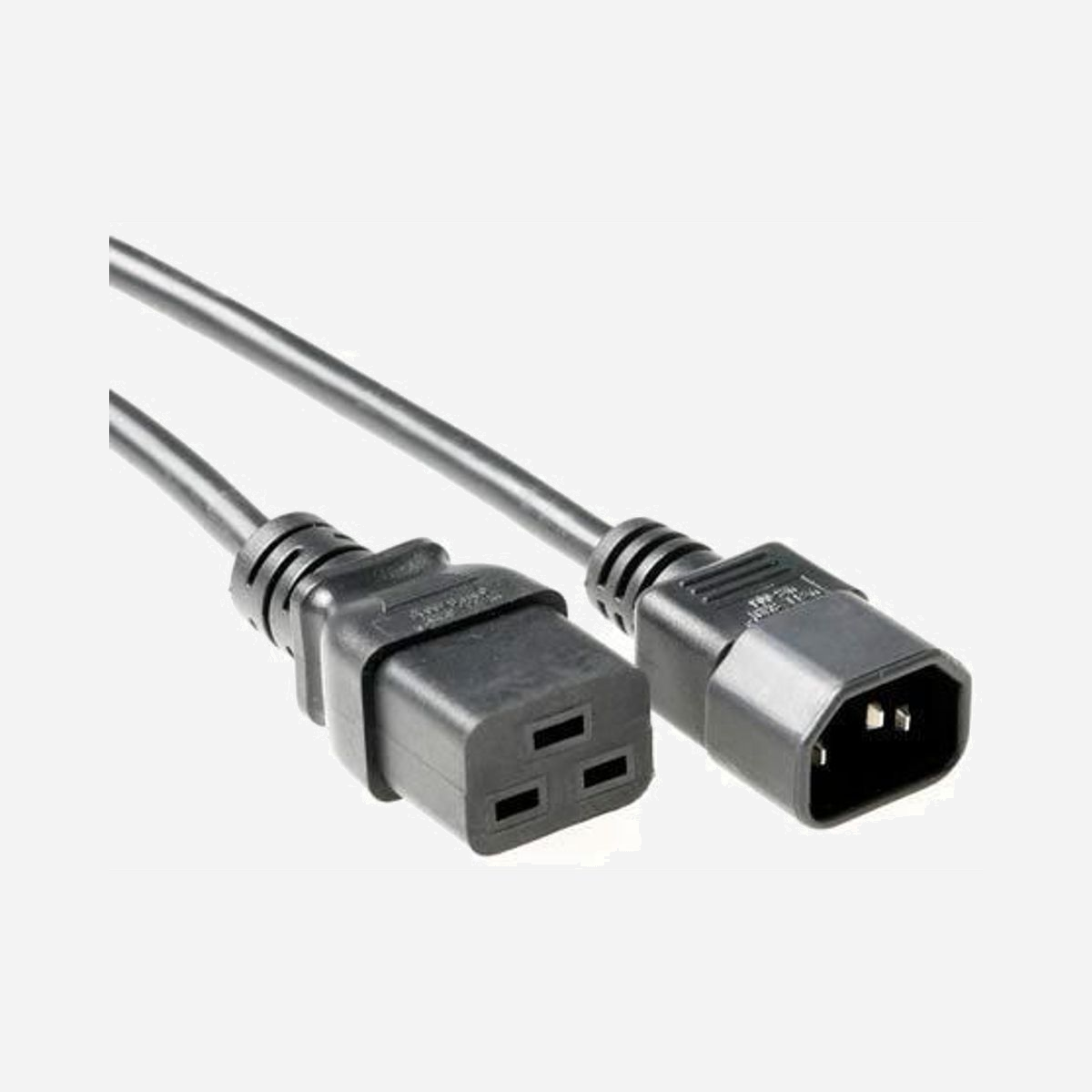 Câble d'alimentation Microconnect PE0191430 3m noir C19 vers C14 pour PDU et UPS - Le câble d'alimentation Microconnect PE0191430 constitue une solution fiable pour connecter vos équipements d'infrastructure réseau et serveurs aux systèmes d'alimentation électrique professionnels. Conçu spécifiquement pour les environnements datacenter et salles serveurs, ce cordon de 3 mètres assure la liaison entre vos PDU (Power Distribution Units) et UPS (systèmes d'alimentation sans interruption) équipés de prises C13 vers vos équipements dotés de connecteurs C20. Sa conception technique répond aux exigences des installations professionnelles : câble de type H05VV-F avec conducteurs en cuivre de 1 mm², supportant une tension de 250V et un courant de 10A. Le connecteur femelle C19 et le connecteur mâle C14 droits facilitent l'installation dans les espaces contraints des baies de brassage et racks serveurs. La longueur de 3 mètres offre une flexibilité d'installation appréciable pour organiser proprement votre câblage tout en maintenant une distance de sécurité entre les équipements. Le revêtement en PVC noir assure une durabilité dans le temps et une discrétion visuelle dans vos installations. Ce câble s'adresse aux responsables informatiques, administrateurs systèmes et intégrateurs qui recherchent une connectique d'alimentation normalisée et robuste pour sécuriser l'alimentation électrique de leurs infrastructures critiques. Compatible avec la majorité des équipements professionnels du marché, il simplifie la gestion de votre parc matériel et garantit une continuité de service optimale.