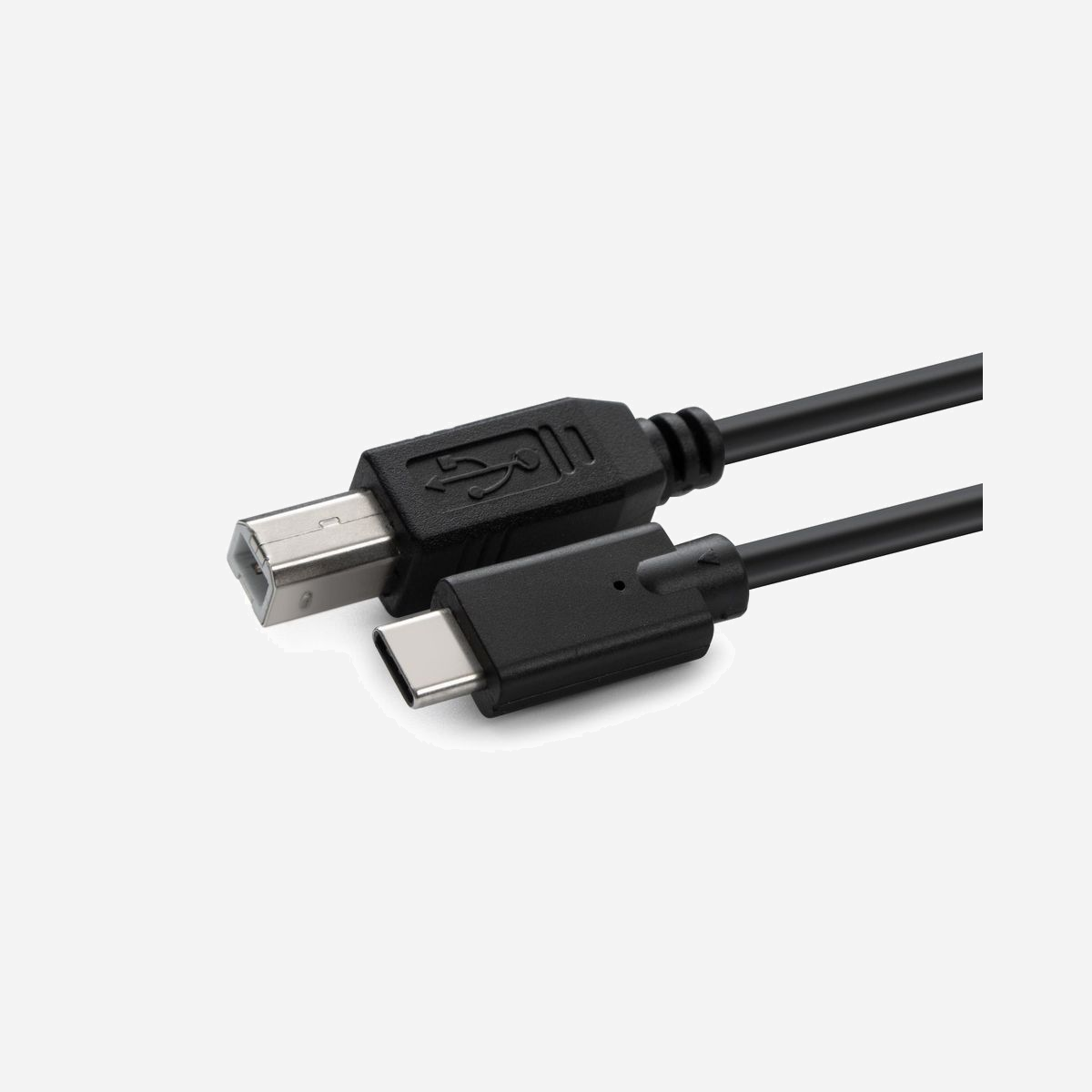 Câble Microconnect USB3.1C2B3 USB-C vers USB 2.0 Type B 3m 480 Mbps pour imprimantes et périphériques noir - Le câble Microconnect USB3.1C2B3 constitue la solution idéale pour connecter vos périphériques USB 2.0 Type B à vos équipements modernes dotés de ports USB-C. Cette connectique de 3 mètres répond aux besoins des environnements professionnels qui doivent maintenir en service des équipements éprouvés tout en adoptant les nouvelles générations d'ordinateurs. Conçu spécifiquement pour les imprimantes, scanners et disques durs externes équipés de connecteurs USB Type B, ce câble assure une compatibilité immédiate avec les PC portables, stations de travail et ordinateurs de bureau récents disposant uniquement de ports USB-C. Vous évitez ainsi le remplacement prématuré de matériel parfaitement fonctionnel, optimisant votre investissement informatique. Avec un débit de transfert atteignant 480 Mbit/s, ce câble garantit des performances adaptées aux usages bureautiques courants : impression de documents volumineux, numérisation de fichiers, sauvegarde de données. La technologie Plug and Play permet une installation sans pilote ni configuration complexe, assurant une mise en service immédiate. La construction robuste avec conducteurs en cuivre et contacts plaqués nickel assure une transmission stable et durable. Le revêtement en PVC protège efficacement le câble dans un usage quotidien intensif. Sa longueur de 3 mètres offre une flexibilité d'installation appréciable pour organiser votre espace de travail sans contrainte. Cette référence Microconnect représente un investissement maîtrisé pour garantir la continuité de votre parc informatique lors des migrations vers les standards USB-C.
