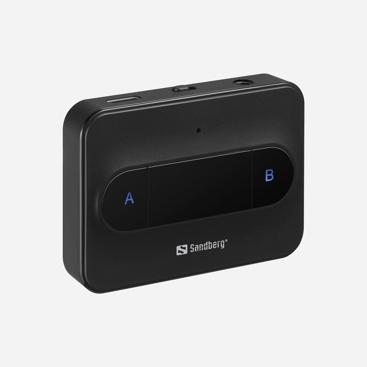 Émetteur audio Bluetooth Sandberg 450-13 Mini-Jack 3.5mm portée 10m double casque 6h autonomie noir - L'émetteur audio Bluetooth Sandberg 450-13 transforme instantanément n'importe quelle source audio filaire en système de diffusion sans fil performant. Cette solution compacte et universelle s'adresse aux entreprises et collectivités souhaitant moderniser leurs équipements audio existants sans investissement lourd. Connecté simplement sur la sortie Mini-Jack 3.5mm d'un téléviseur, ordinateur ou système audio professionnel, cet émetteur diffuse le son vers un ou deux casques Bluetooth simultanément. Cette capacité de connexion double constitue un atout majeur pour les salles de formation, espaces de coworking ou cabines d'interprétation, permettant à deux utilisateurs d'écouter la même source sans câblage contraignant. La technologie Bluetooth 5.0 garantit une transmission stable sur 10 mètres avec une latence réduite, tandis que les profils A2DP, AVRCP et HSP assurent une compatibilité étendue avec la majorité des casques professionnels du marché. L'autonomie de 6 heures en utilisation nomade offre une flexibilité appréciable lors de déplacements professionnels, réunions itinérantes ou événements. Avec ses dimensions ultra-compactes (123 x 29 x 11.7 mm) et son poids plume de 16 grammes, l'appareil se transporte aisément et s'intègre discrètement dans tout environnement professionnel. L'alimentation par USB permet une utilisation continue en poste fixe, éliminant toute contrainte de recharge. Les câbles fournis (audio 3.5mm et USB Type-A vers USB Type-C) permettent une mise en service immédiate sur la plupart des équipements standards. Un investissement rationnel pour moderniser vos infrastructures audio existantes.