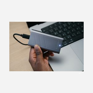 Verbatim TurboMetal SSD USB4 1TB Argent USB Type-C USB4 Gen 2x2, Lecture 3700MB/s, Écriture 3600MB/s, Boîtier Métal, Compatible Windows/macOS - Miniature 4