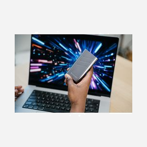 Verbatim TurboMetal SSD USB4 1TB Argent USB Type-C USB4 Gen 2x2, Lecture 3700MB/s, Écriture 3600MB/s, Boîtier Métal, Compatible Windows/macOS - Miniature 2