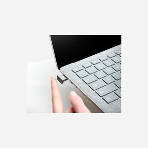 Kensington VeriMark IT K64704EU : Clé d'authentification biométrique USB 2.0 pour Windows Hello & Windows Hello for Business, AES 256-bit, TFR 2%, TFA 0.001% - Miniature 3