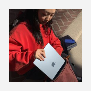 Apple MacBook Air M4 (2025) Beige - Écran Liquid Retina 13.6" 2560x1664, 16GB RAM, 256GB SSD, Wi-Fi 6E, macOS Sequoia, Apple GPU 8-Core - Miniature 3