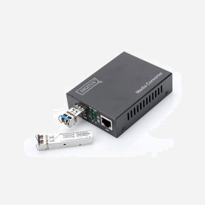 Digitus DN-82211 : Convertisseur de Média 10 Gigabit Ethernet, RJ45/SFP, 1000Base-T/X à 10GBase-T/R, Auto MDI/MDI-X, Port PoE, Distance 80km - Miniature 2