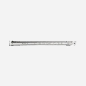 Silverstone RMS05-22 Argent : Rack 4U en acier, charge max 35kg, compatibilité SilverStone CS350, dimensions 611x38x12.5mm, poids 2.8kg