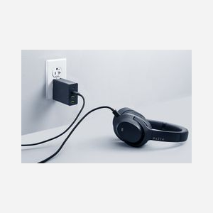 Razer RC21-01700100-R3M1 Chargeur Secteur Universel 130W Noir, 2x USB-A 3.2 Gen 1, 2x USB-C, 3 prises, 32x62x76mm, Compatibilité Multiple - Miniature 4