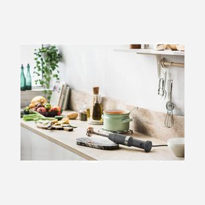 KitchenAid 5KHBV83EDG Mélangeur à Immersion 180W Gris, Bol 1L, 825-11600 tr/min, Lame Acier Inox, Fouet & Hachoir, Câble 1.53m, 220-240V - Miniature 4