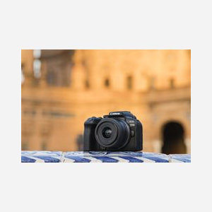 Canon EOS R10 Kit RF-S 18-45mm F4.5-6.3 IS STM, 24.2MP CMOS APS-C, Vidéo 4K UHD, Wi-Fi, Bluetooth, Ecran tactile 2.95", Monture Canon RF - Miniature 5