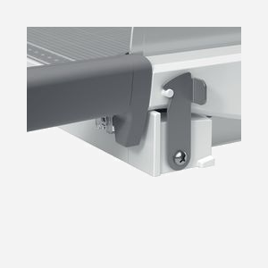 Massicot Leitz 90200000 A3 10 feuilles, lame Acier Inoxydable, pince manuelle, dimensions 346x346x616mm, poids 2.23kg, socle avec pieds caoutchouc. - Miniature 3