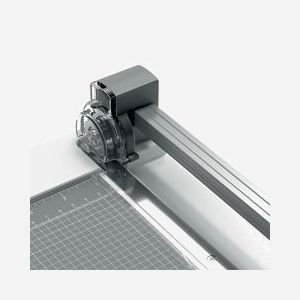 Massicot Leitz 90260000 A4, capacité 10 feuilles, lame acier, échelle de mesure, base plastique anthracite 410x77x209mm, pieds caoutchouc, 630g. - Miniature 2